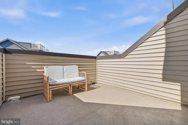 $1,075,000 | 820 South Greenbrier Street, Arlington, VA 22204