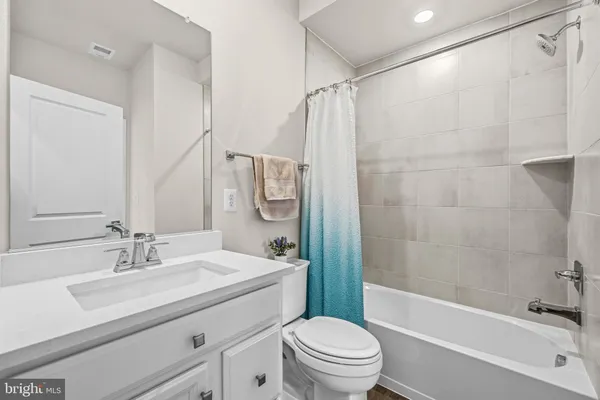 $1,075,000 | 820 South Greenbrier Street, Arlington, VA 22204
