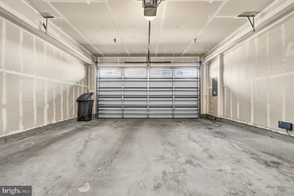 $1,075,000 | 820 South Greenbrier Street, Arlington, VA 22204