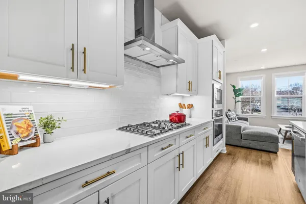 $1,075,000 | 820 South Greenbrier Street, Arlington, VA 22204