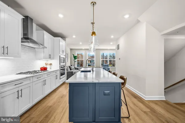 $1,075,000 | 820 South Greenbrier Street, Arlington, VA 22204