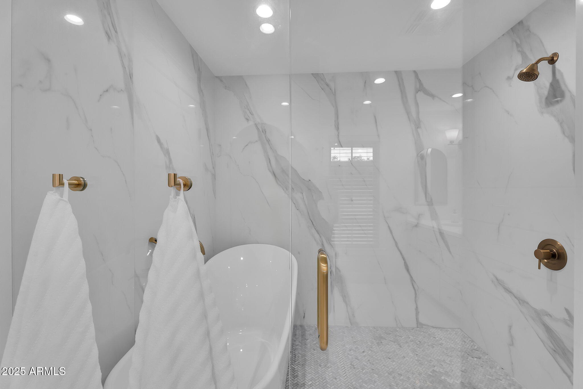 229 West Berridge Lane Phoenix, AZ 85013 - Photo 29 of 78 Primary Bathroom