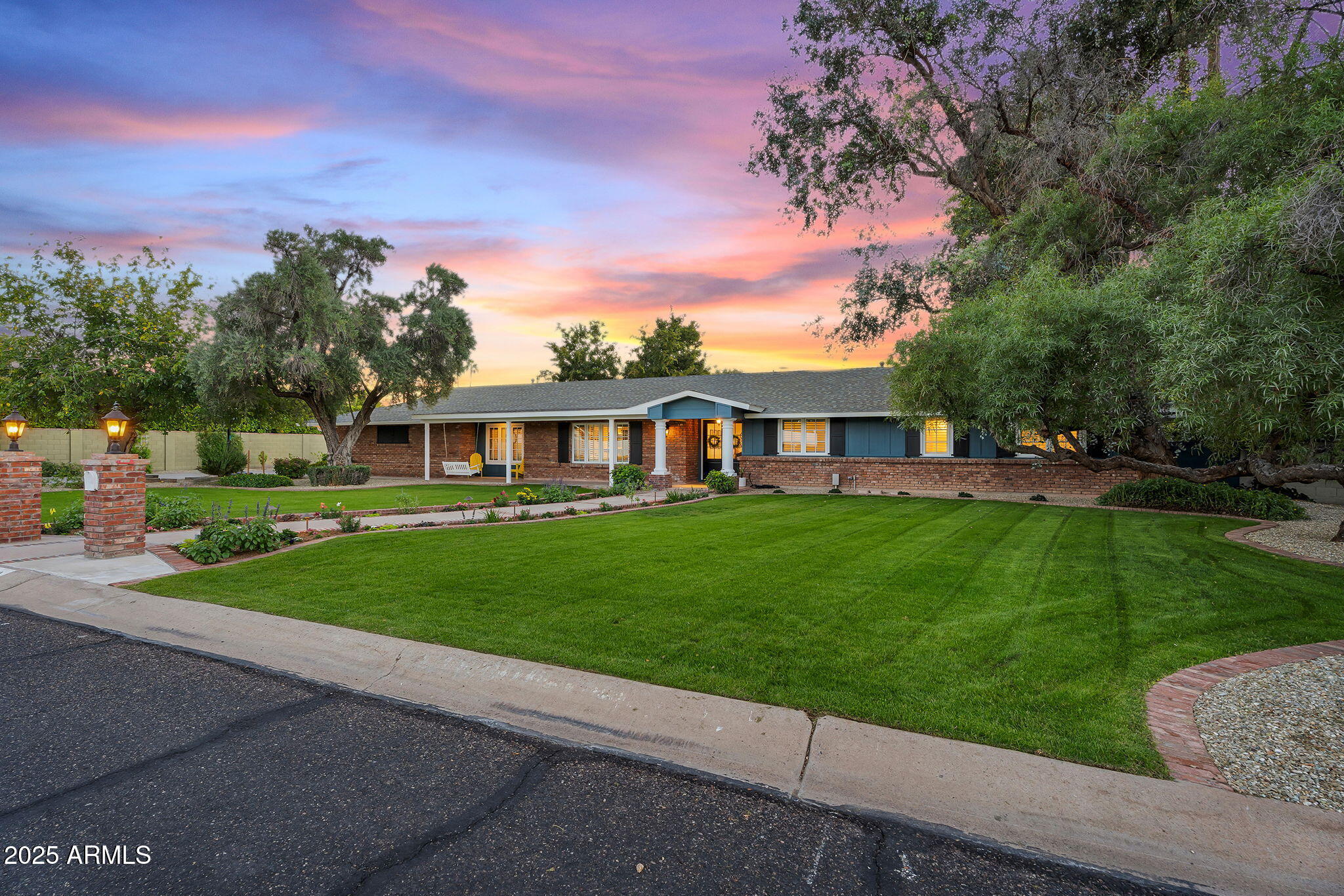 229 West Berridge Lane Phoenix, AZ 85013 - Photo 3 of 78 229 W Berridge