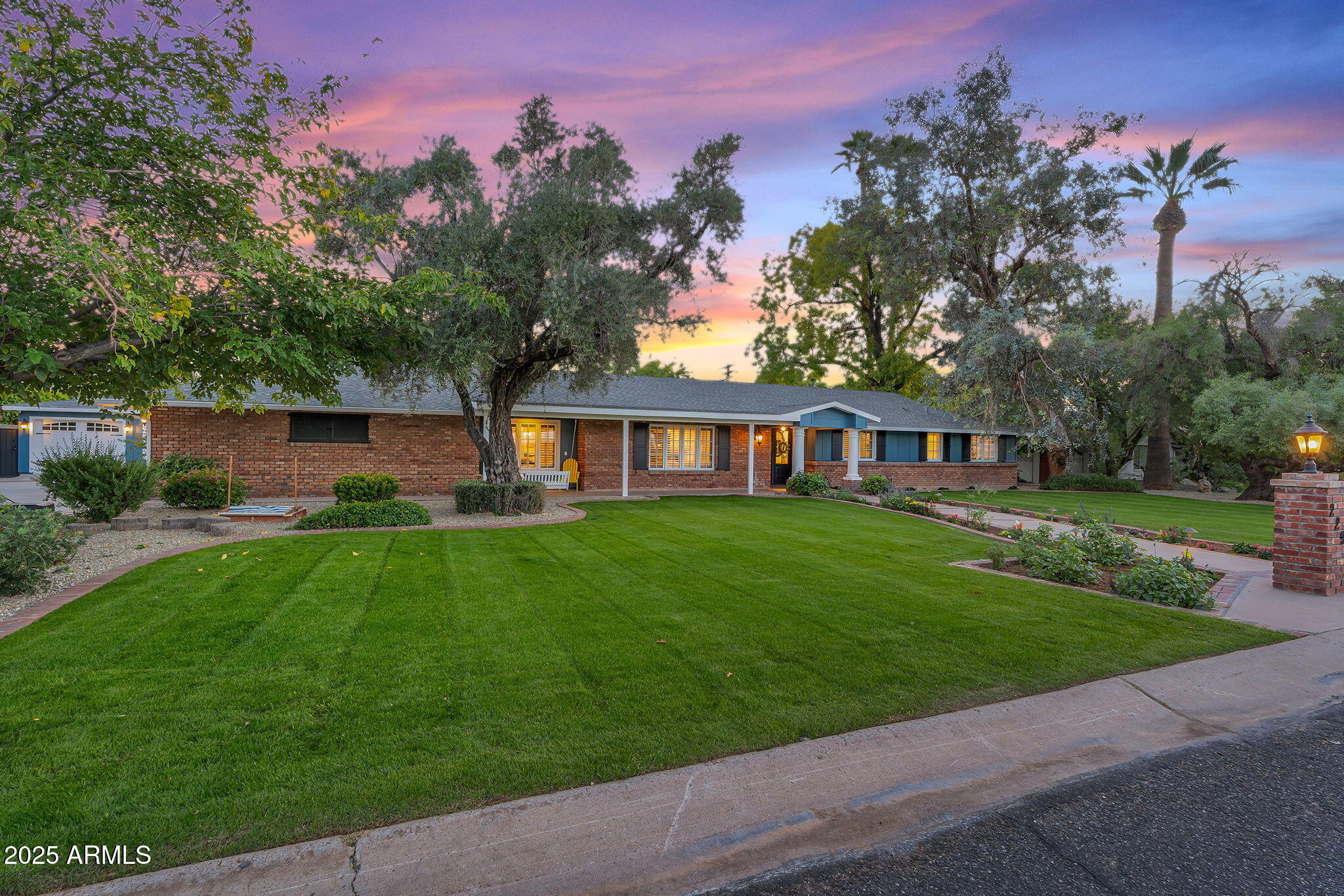 229 West Berridge Lane Phoenix, AZ 85013 - Photo 4 of 78 229 W Berridge