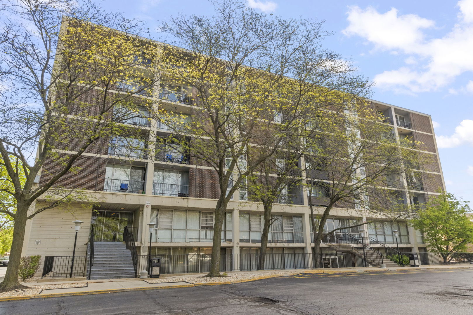 1043 South York Road, Unit 208 Bensenville, IL 60106 - Photo 1 of 15