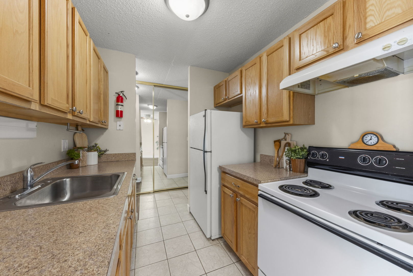 1043 South York Road, Unit 208 Bensenville, IL 60106 - Photo 11 of 15