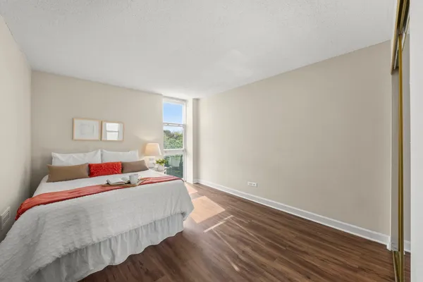 $135,000 | 1043 South York Road, Unit 208, Bensenville, IL 60106