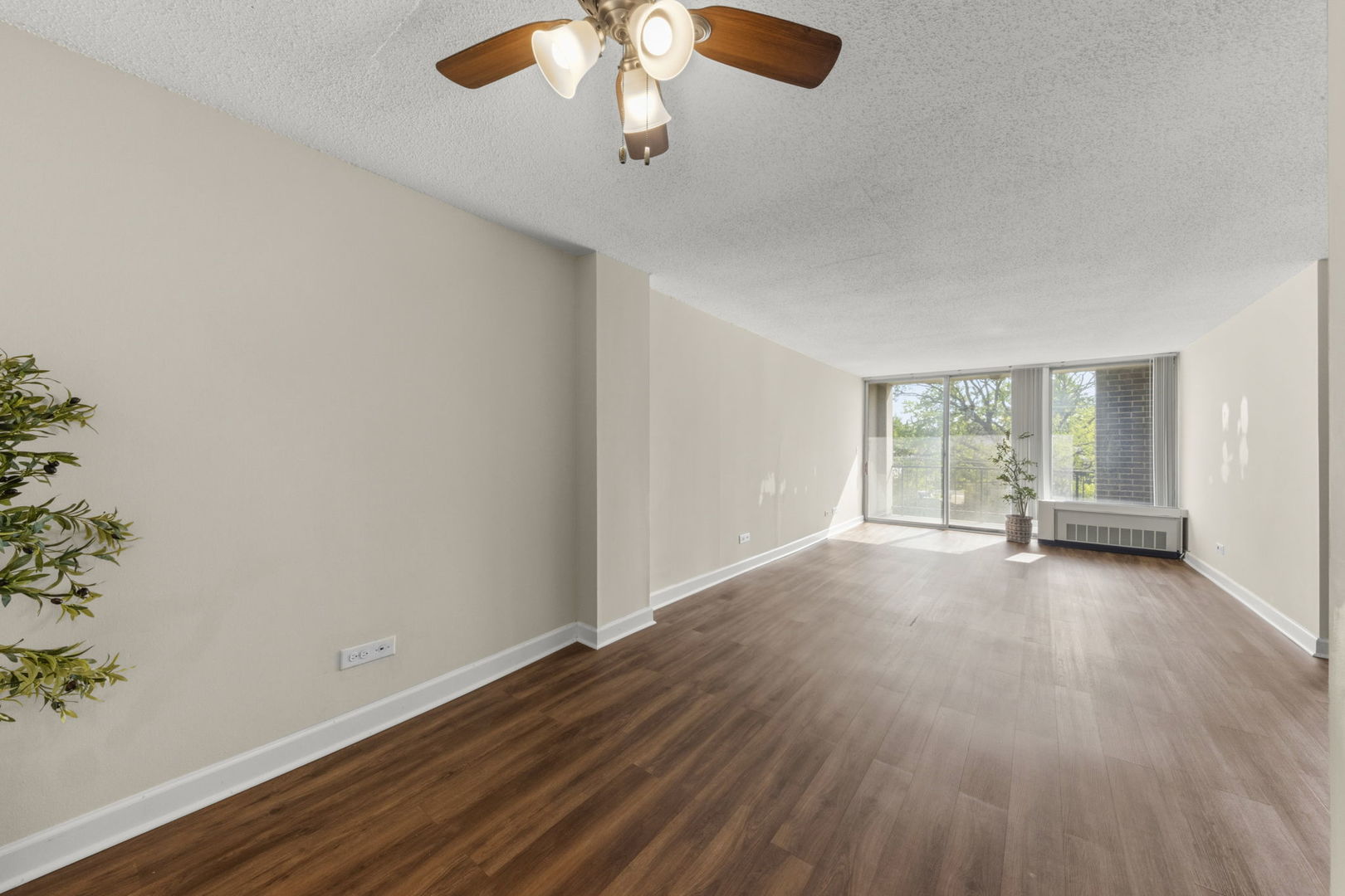 1043 South York Road, Unit 208 Bensenville, IL 60106 - Photo 5 of 15