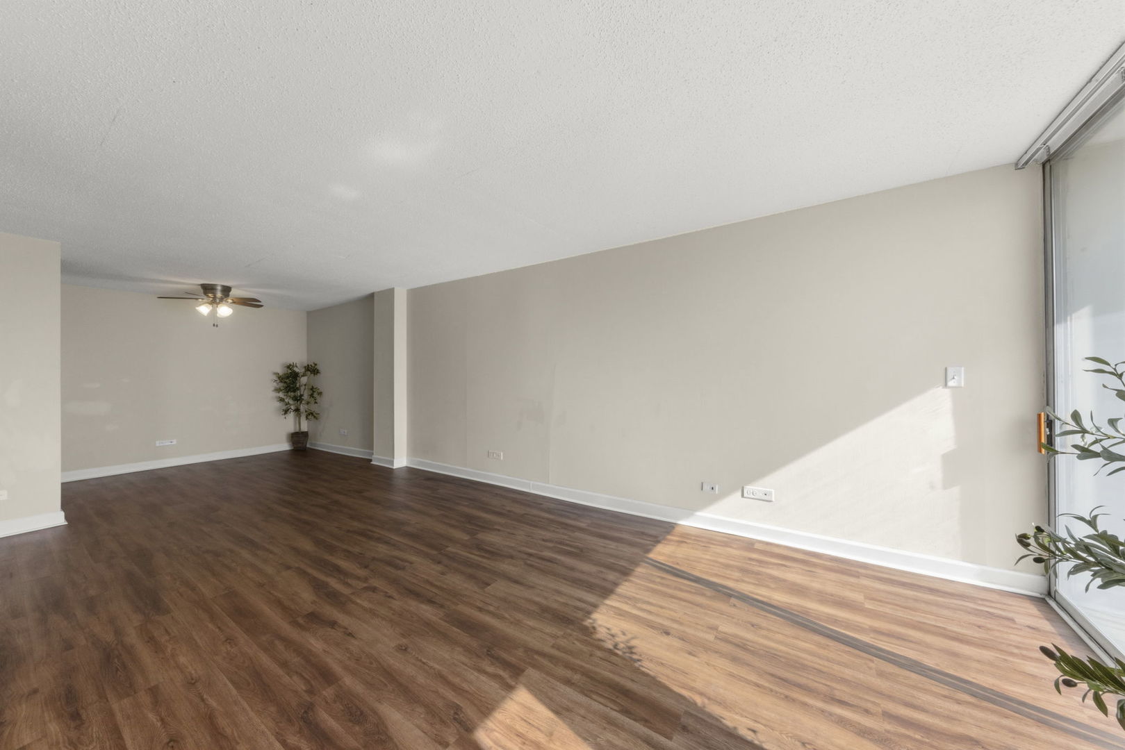 1043 South York Road, Unit 208 Bensenville, IL 60106 - Photo 10 of 15