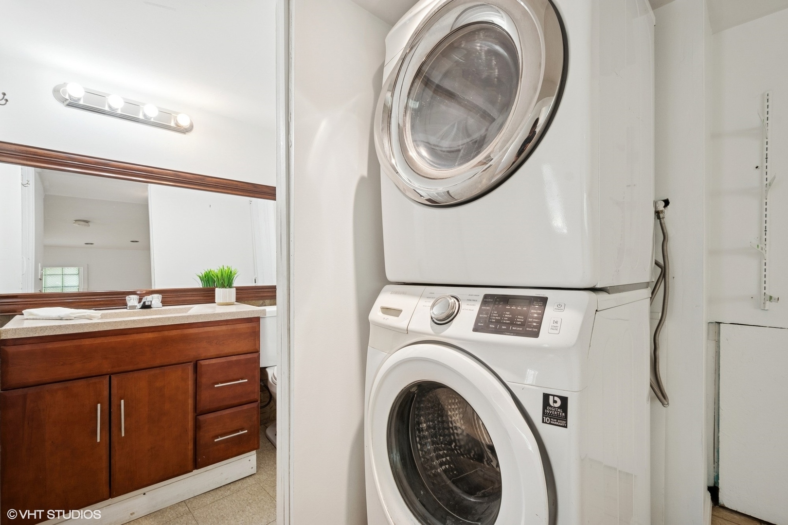 2208 Foster Street Evanston, IL 60201 - Photo 11 of 16