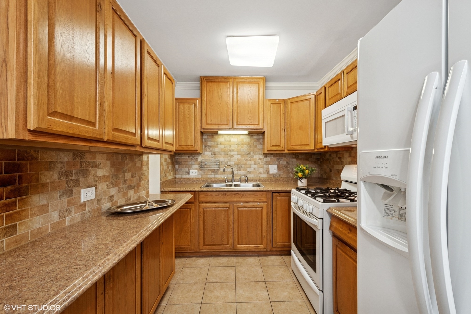 2208 Foster Street Evanston, IL 60201 - Photo 4 of 16