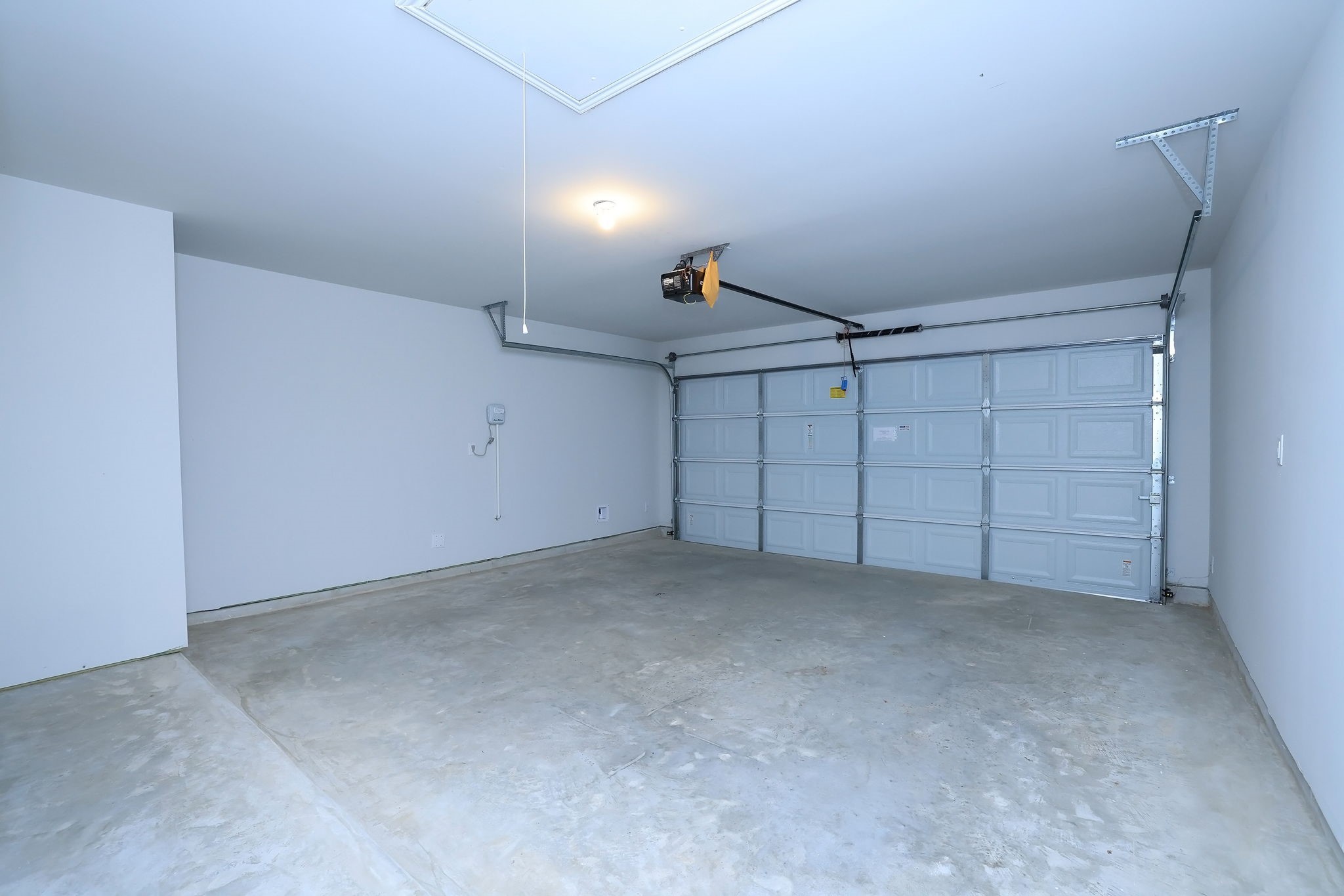 26439 Lake Shore Drive Hempstead, TX 77445 - Photo 28 of 45 a view of a garage