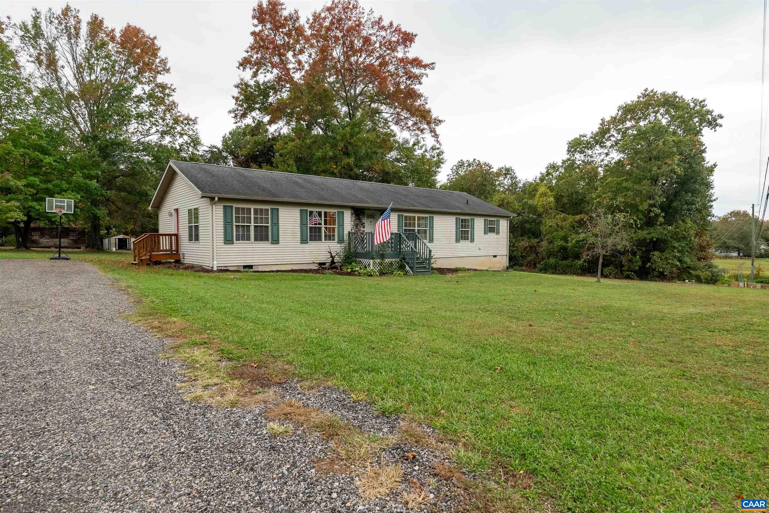 345 Thorofare Road Crimora, VA 24431 - Photo 3 of 40 Gallery Image 3