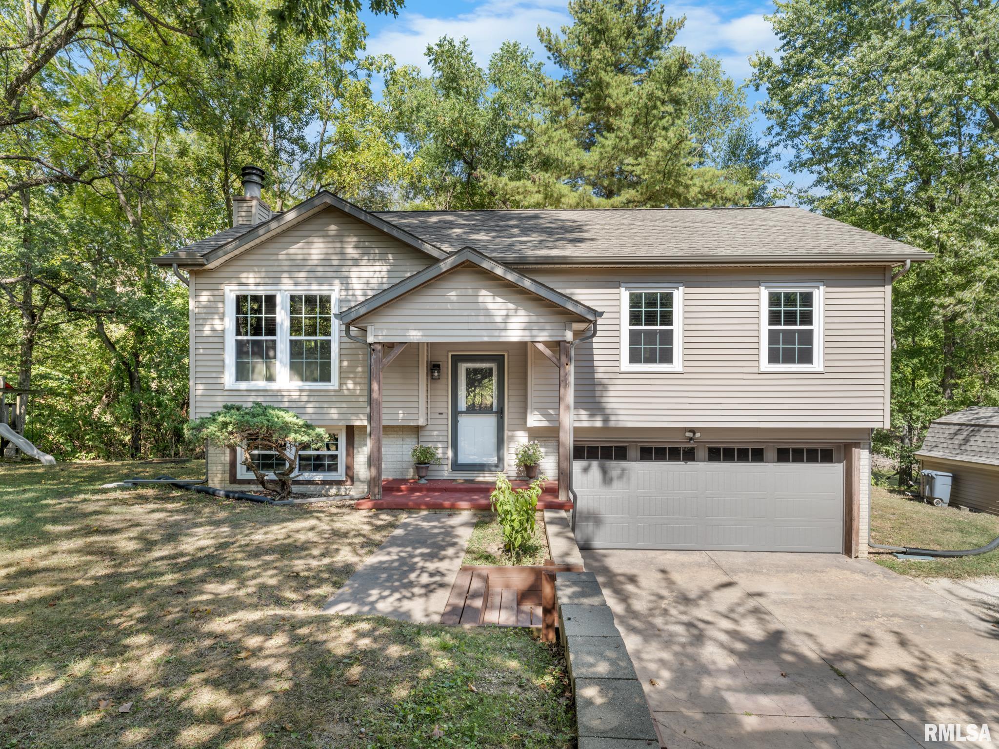 1513 Bloomington Road East Peoria, IL 61611 - Photo 1 of 60 Gallery Image 1