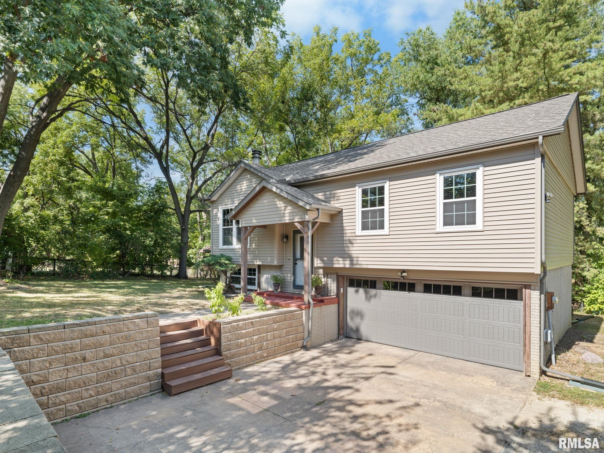 1513 Bloomington Road East Peoria, IL 61611 - Photo 3 of 60 Gallery Image 3