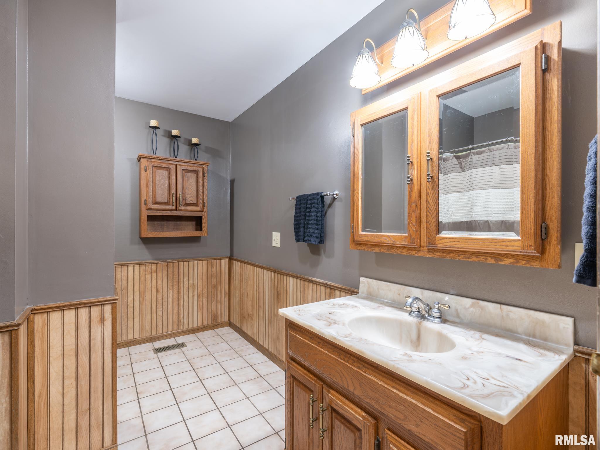 1513 Bloomington Road East Peoria, IL 61611 - Photo 42 of 60 Gallery Image 42