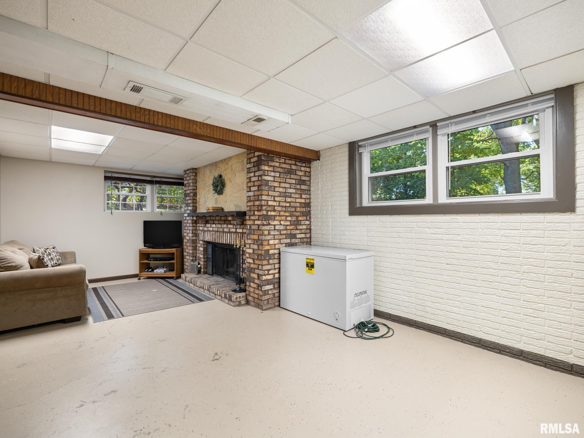 1513 Bloomington Road East Peoria, IL 61611 - Photo 56 of 60 Gallery Image 56