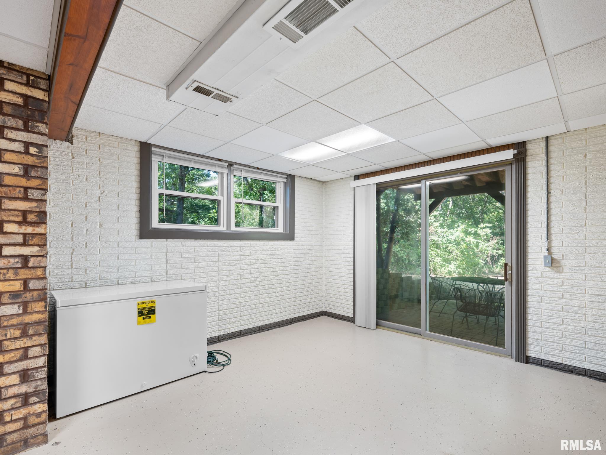 1513 Bloomington Road East Peoria, IL 61611 - Photo 57 of 60 Gallery Image 57
