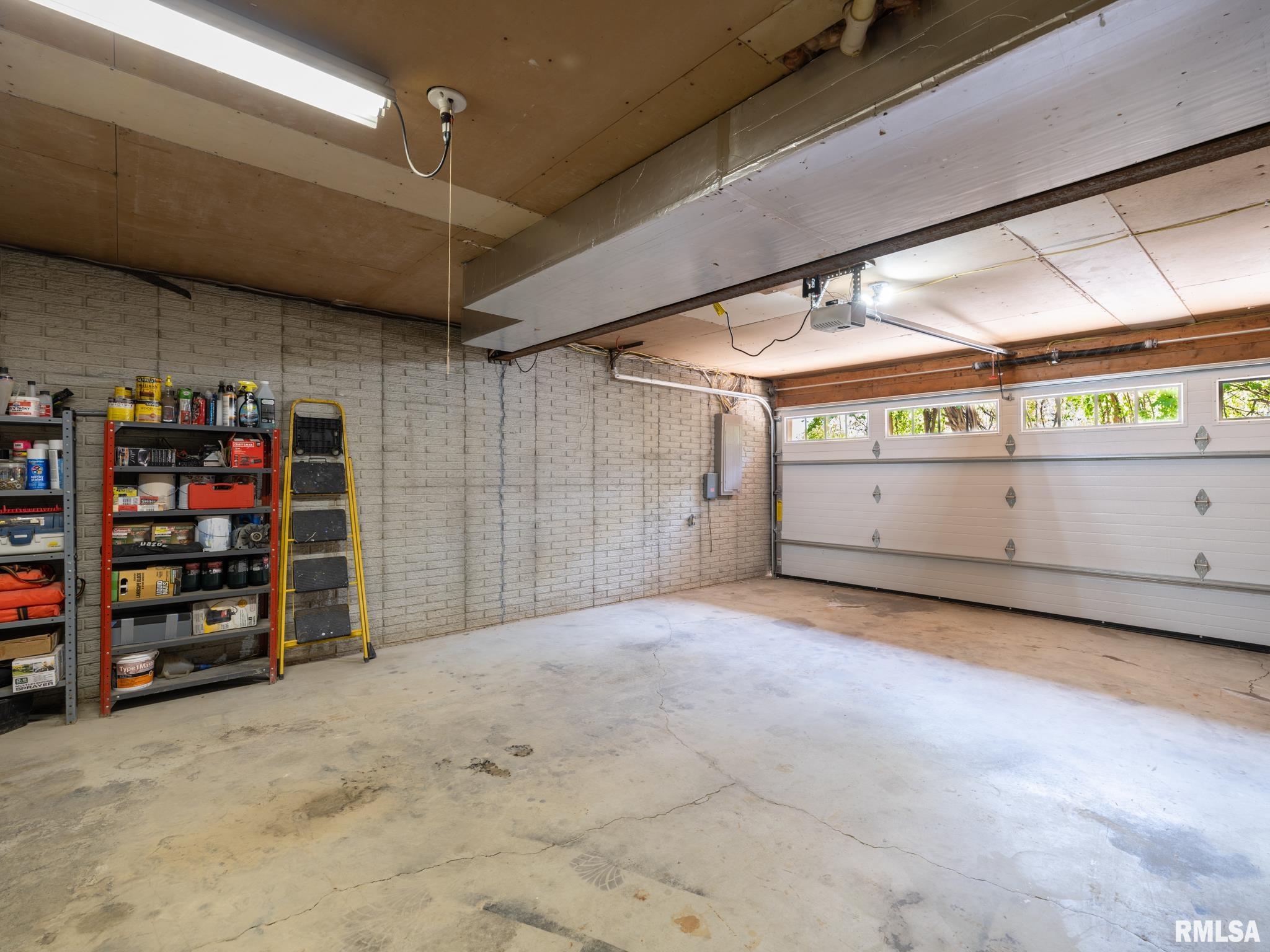 1513 Bloomington Road East Peoria, IL 61611 - Photo 60 of 60 Gallery Image 60