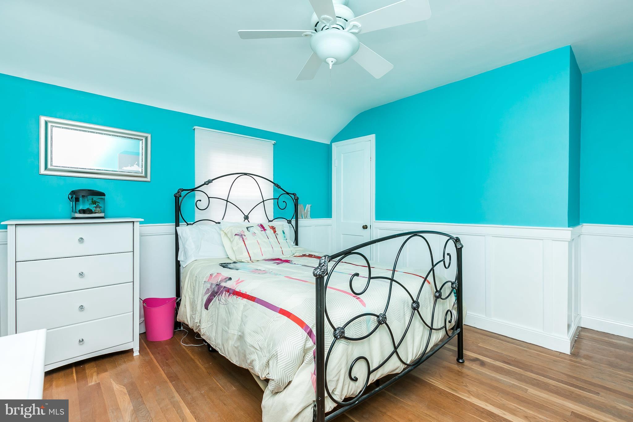 40 Dunvegan Road Baltimore, MD 21228 - Photo 17 of 26 Ceiling fan for year round comfort!