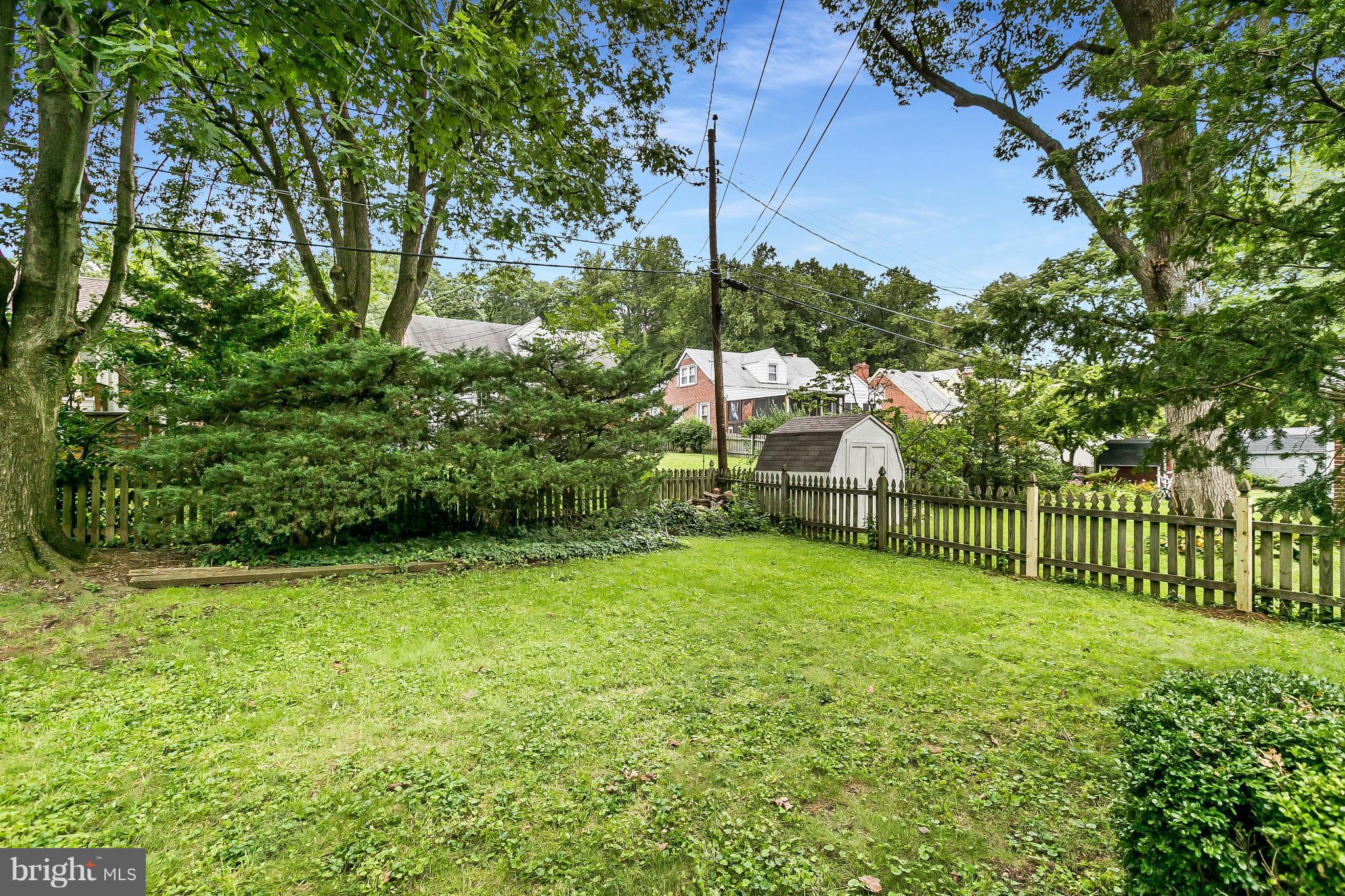 40 Dunvegan Road Baltimore, MD 21228 - Photo 23 of 26 Fenced backyard Great for kids & pets!