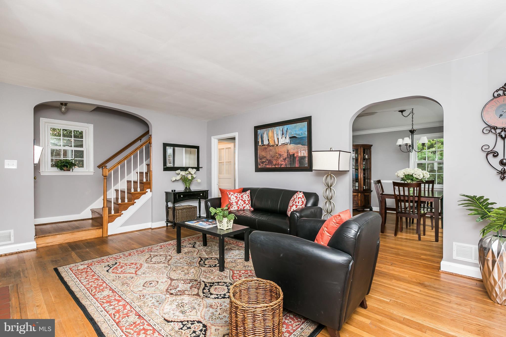 40 Dunvegan Road Baltimore, MD 21228 - Photo 8 of 26 Hardwood floors throughout!