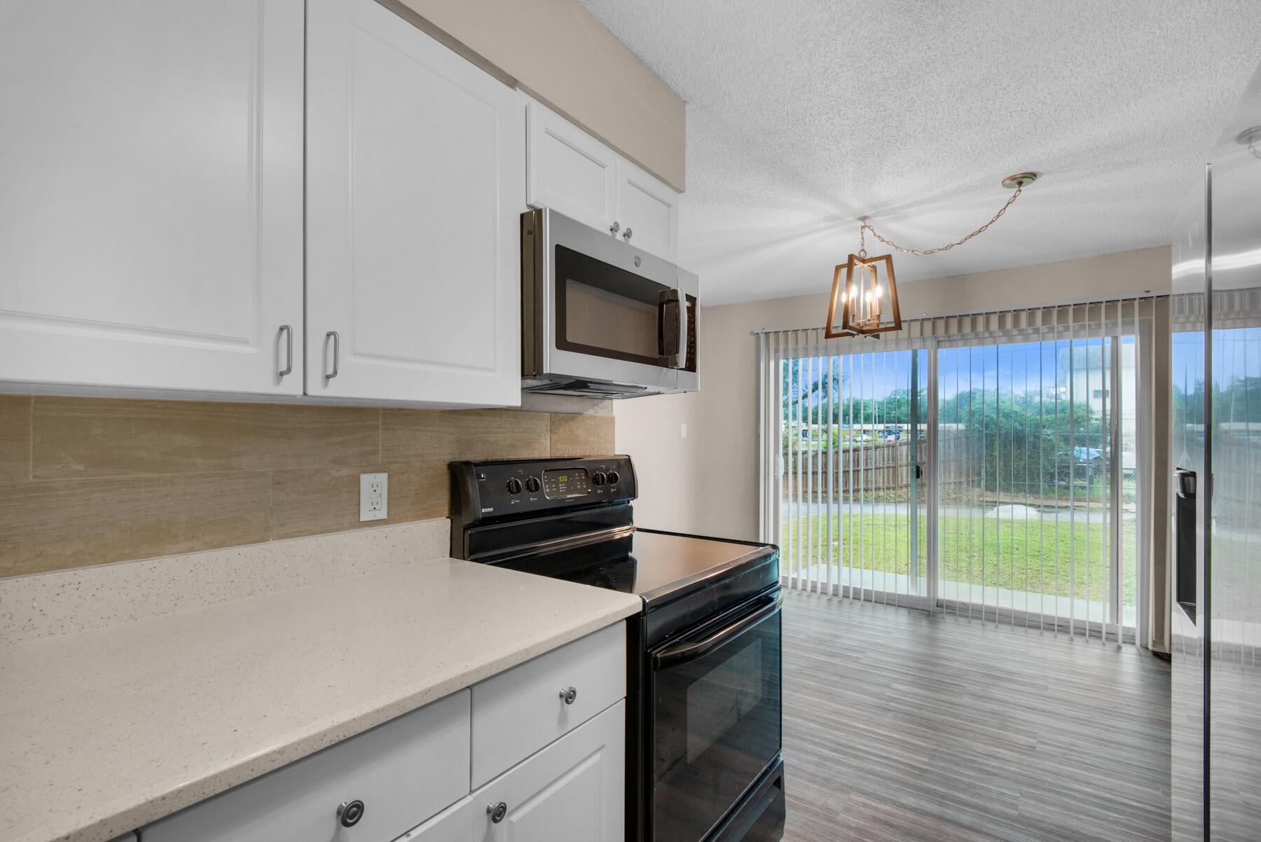 210 Pelham Road, Unit 119A Fort Walton Beach, FL 32547 - Photo 5 of 21 Kitchen