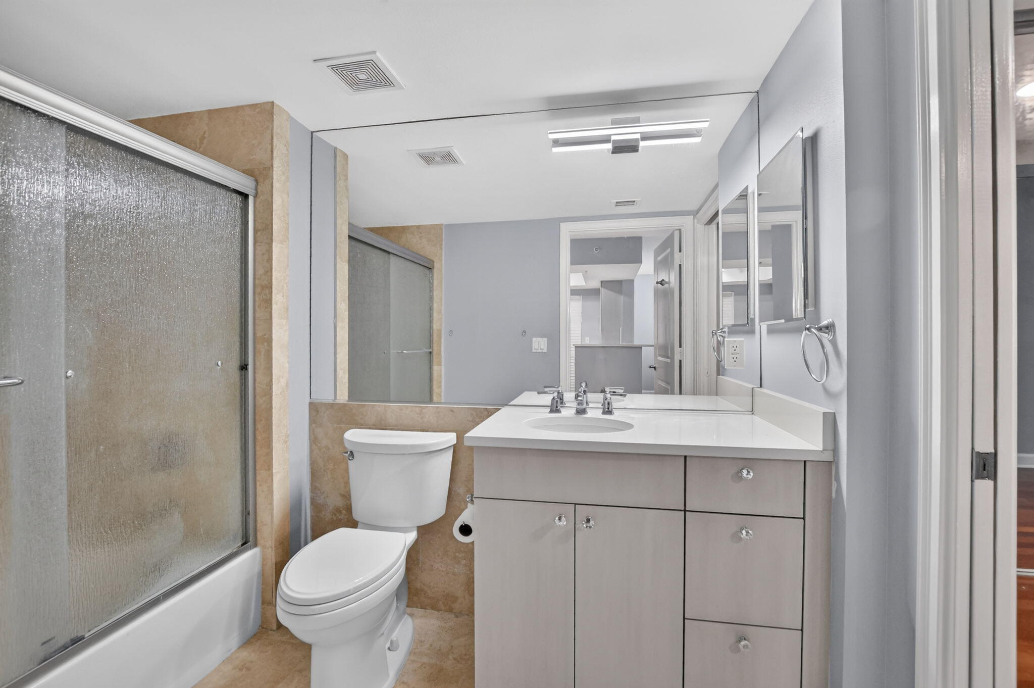99 Southeast Mizner Boulevard, Unit 435 Boca Raton, FL 33432 - Photo 19 of 45 22-web-or-mls-DSC_1284