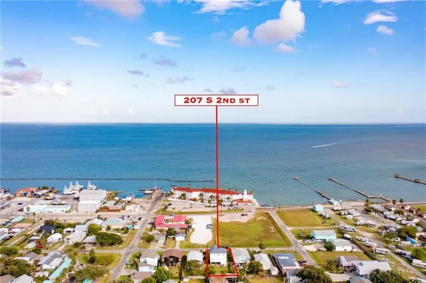 $565,000 | 207 South 2nd Street, Rockport, TX 78382