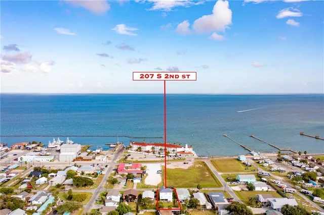 $575,000 | 207 South 2nd Street, Rockport, TX 78382