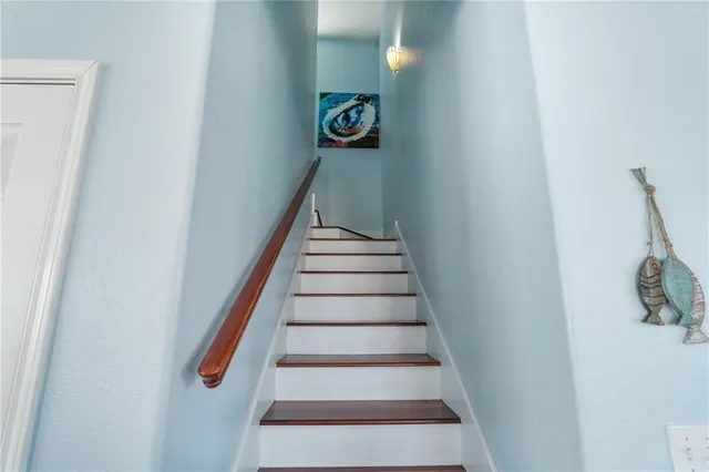 $575,000 | 207 South 2nd Street, Rockport, TX 78382