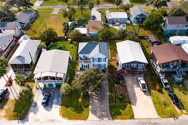$575,000 | 207 South 2nd Street, Rockport, TX 78382