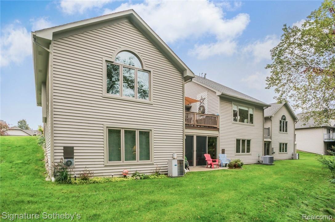 3104 Rivers Edge Drive Wayne, MI 48184 - Photo 26 of 26 re back view.jpg