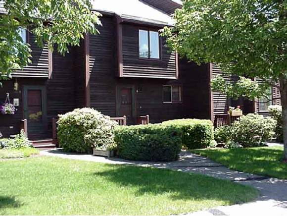8 Thornhill Road, Unit 8 Stratham, NH 03885 - Photo 1 of 3