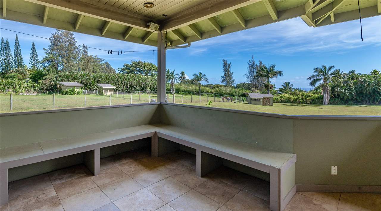 90 Kaupakalua Road Haiku, HI 96708 - Photo 9 of 30 a view of outdoor space and yard