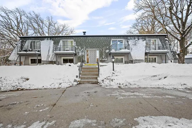 $550,000 | 4211 Highway 6, Coal Valley, IL 61240