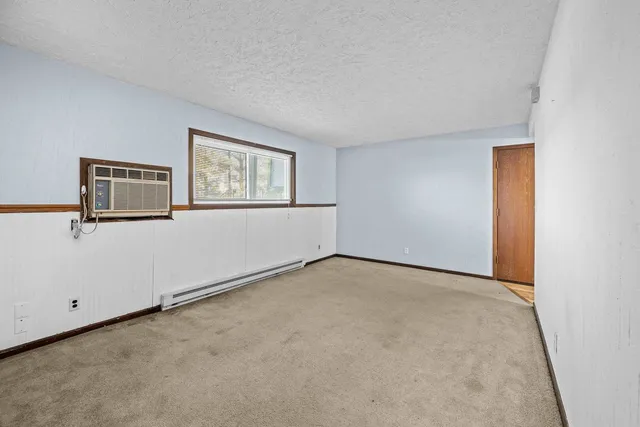 $550,000 | 4211 Highway 6, Coal Valley, IL 61240