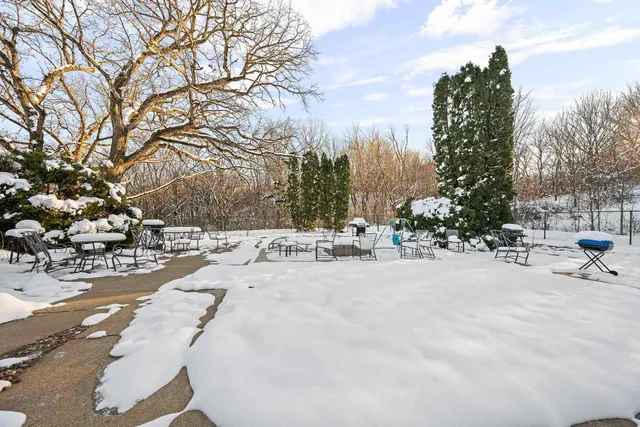 $550,000 | 4211 Highway 6, Coal Valley, IL 61240