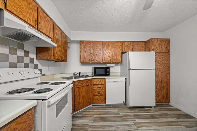 $550,000 | 4211 Highway 6, Coal Valley, IL 61240