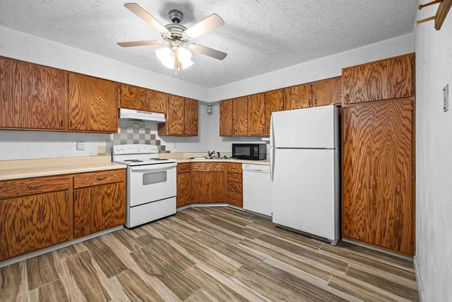 $550,000 | 4211 Highway 6, Coal Valley, IL 61240