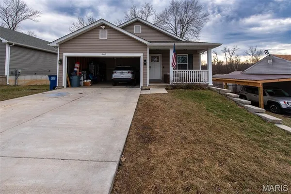 $295,000 | 1668 Missouri Avenue, Pacific, MO 63069