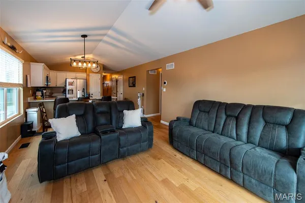 $295,000 | 1668 Missouri Avenue, Pacific, MO 63069