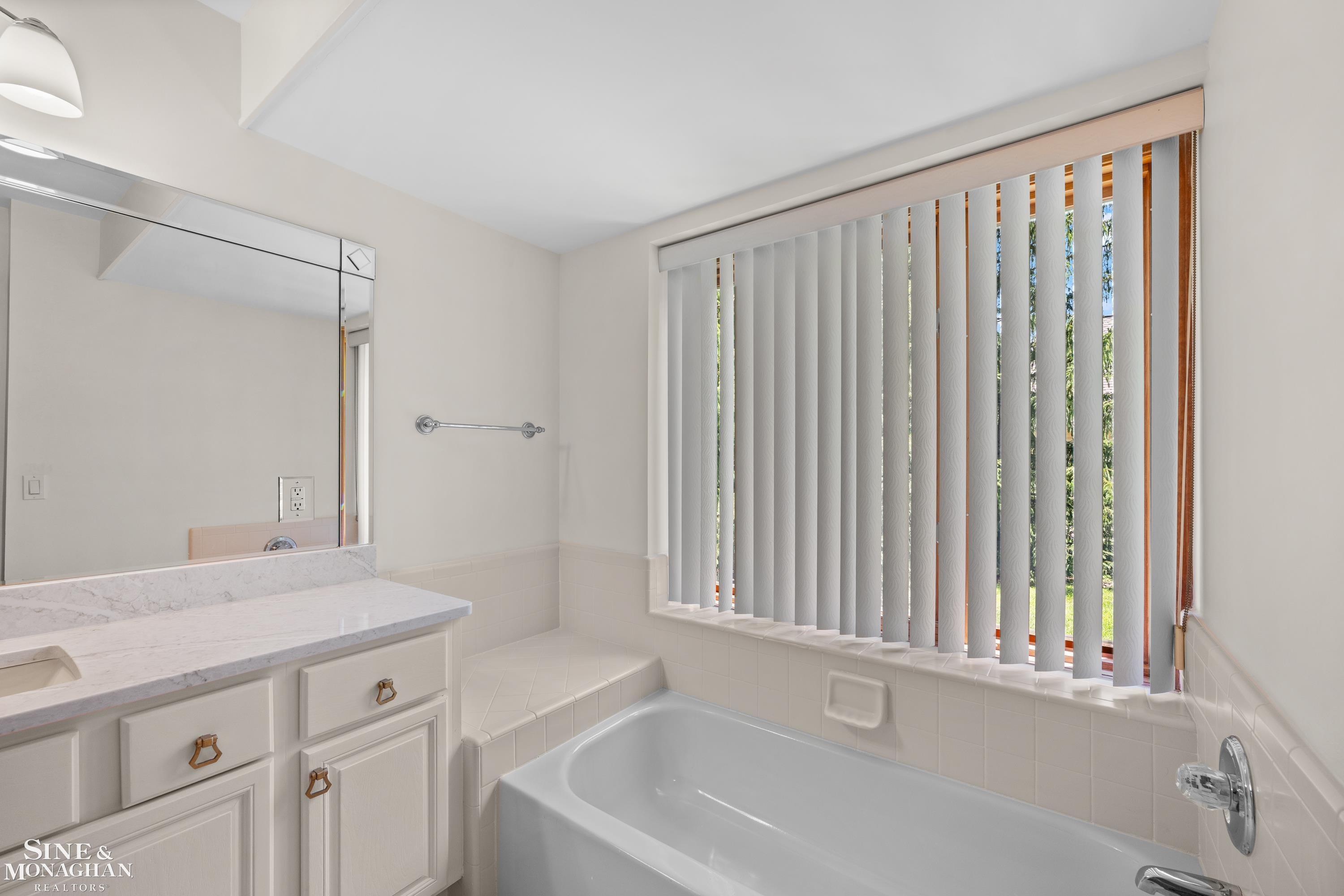 52112 Southview Ridge Macomb, MI 48042 - Photo 21 of 38