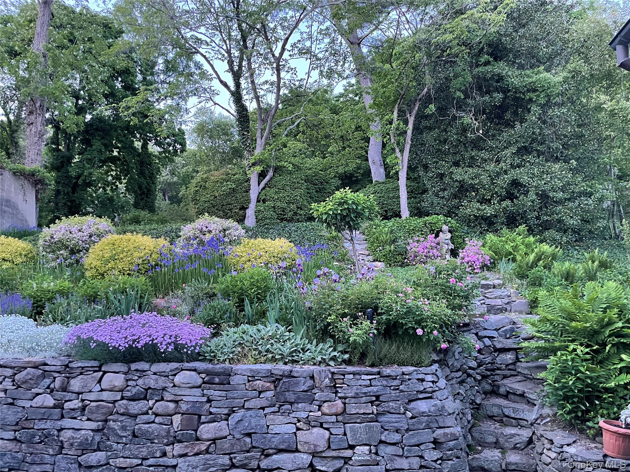 80 Shore Road Cold Spring Harbor, NY 11724 - Photo 29 of 35