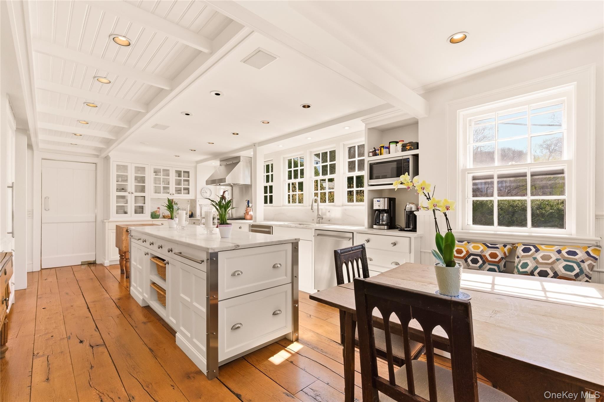 80 Shore Road Cold Spring Harbor, NY 11724 - Photo 4 of 35