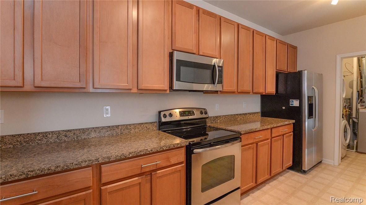 10094 Ridge Run Street Howell, MI 48855 - Photo 17 of 38 016_9.jpg
