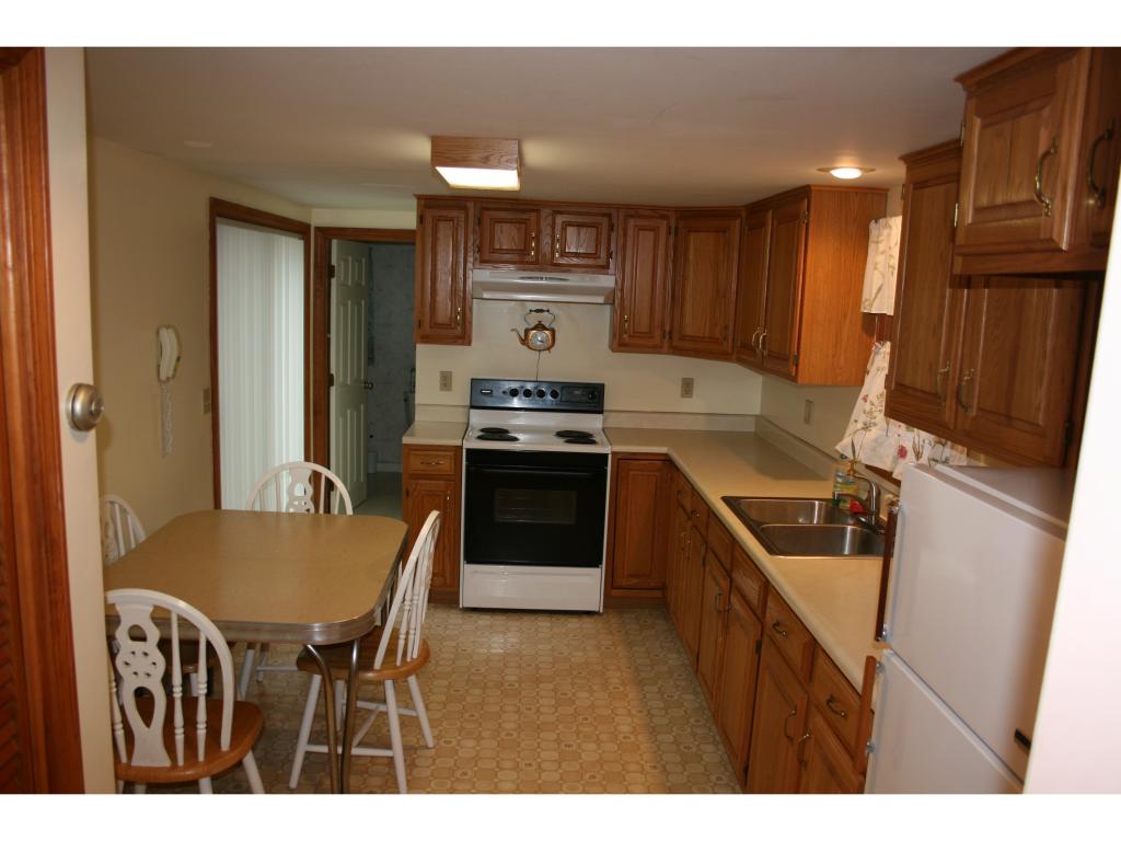 10 Oak Street Exeter, NH 03833 - Photo 4 of 14 Gallery Image 4