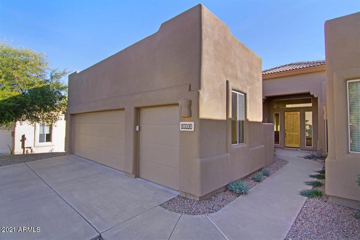 18923 East Quartz Way Rio Verde, AZ 85263 - Photo 8 of 30 Ample Garage Space