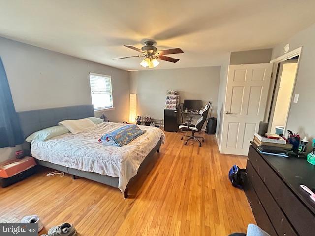 12405 Sweet Briar Road Philadelphia, PA 19154 - Photo 15 of 28 a bedroom with a bed and a mirror