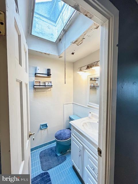 12405 Sweet Briar Road Philadelphia, PA 19154 - Photo 25 of 28 a bathroom with a granite countertop sink toilet and shower